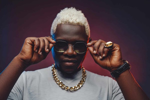 How to Select the Perfect Simple Sunglasses for Year-Round Style?