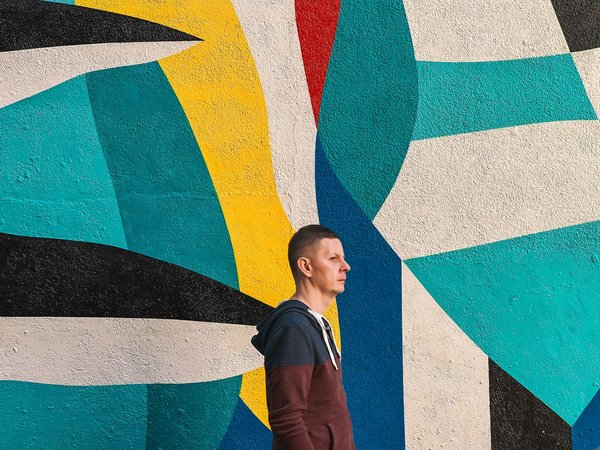 What Are the Essential Tips for Incorporating Simple Geometric Jewelry into Your Look?