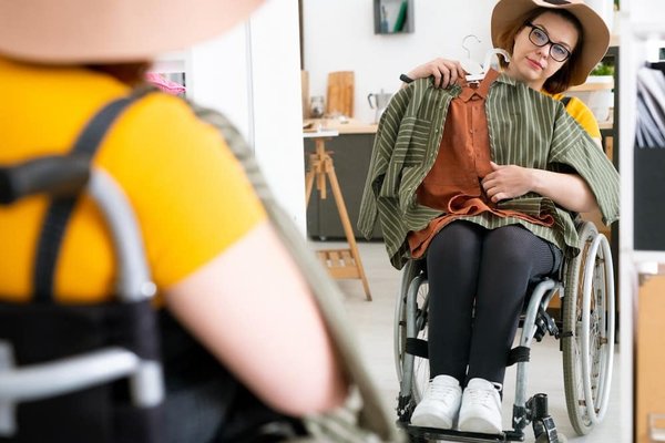 What Are the Innovative Ways to Utilize Smart Mirrors for Fitness and Wellness at Home?