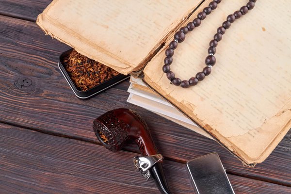 What Are the Most Flattering Simple Hair Accessories for Everyday Use?