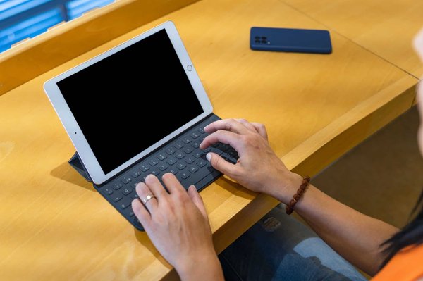 How Can You Use Simple Brooches and Pins to Add Flair to Your Outfits?